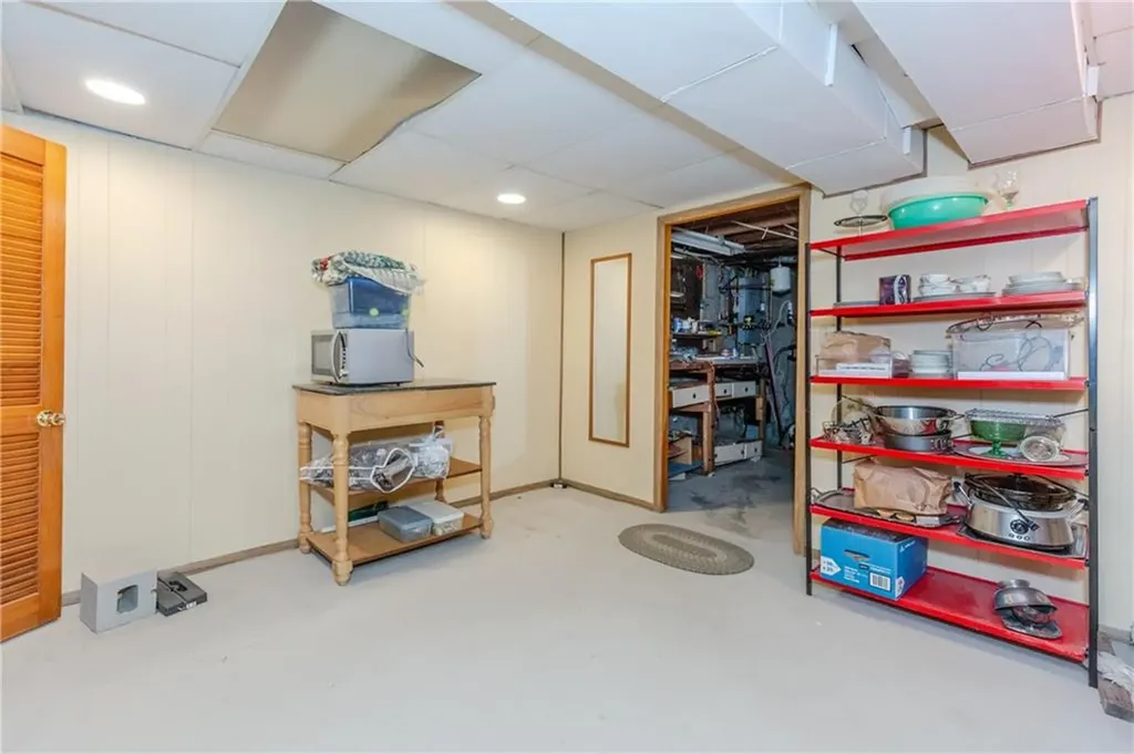 104 Howland Avenue East Providence RI 02914