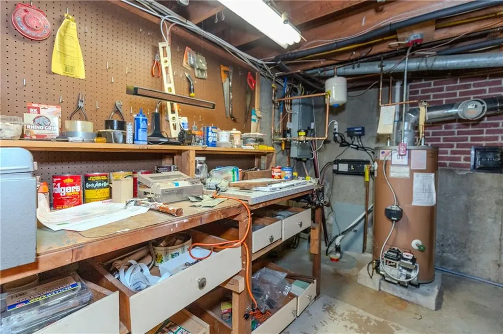 104 Howland Avenue East Providence RI 02914