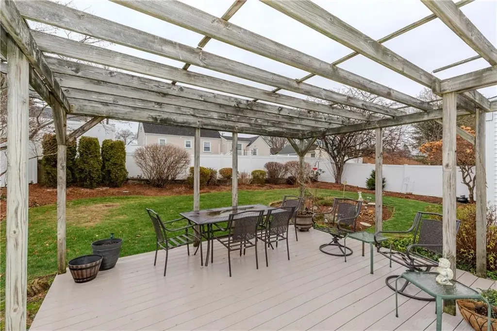 104 Howland Avenue East Providence RI 02914