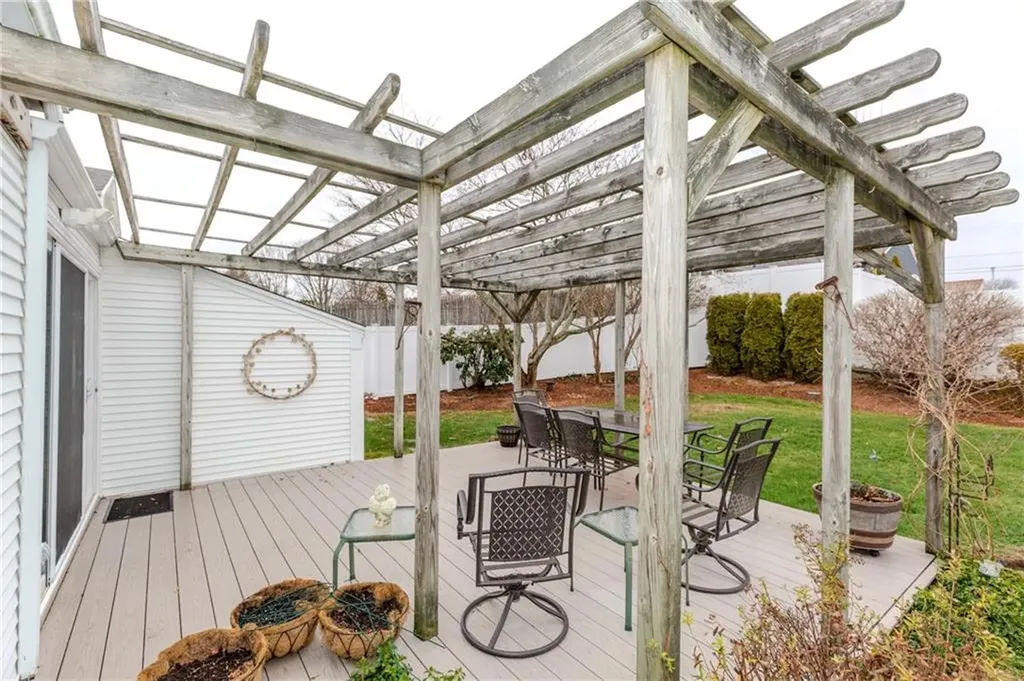 104 Howland Avenue East Providence RI 02914