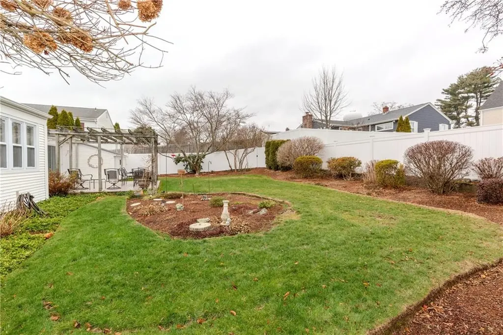 104 Howland Avenue East Providence RI 02914