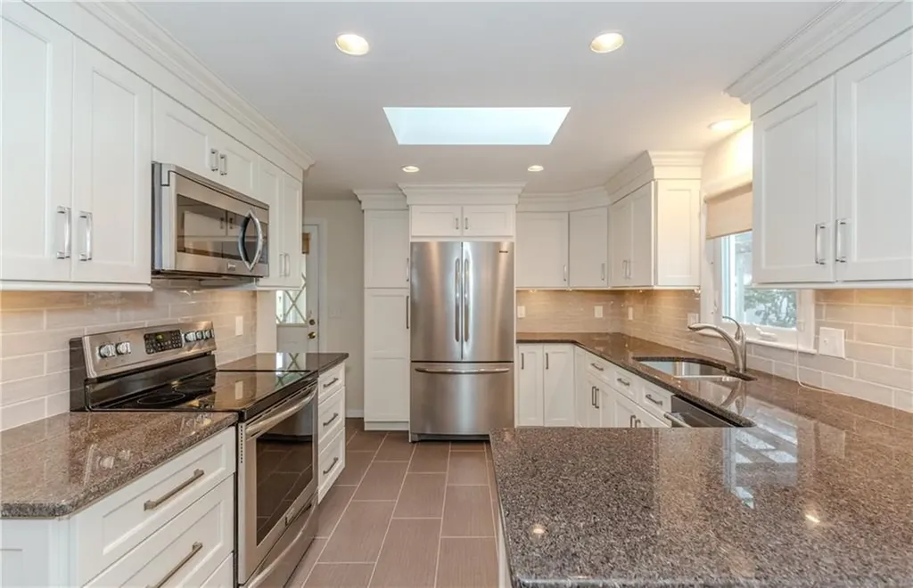 104 Howland Avenue East Providence RI 02914