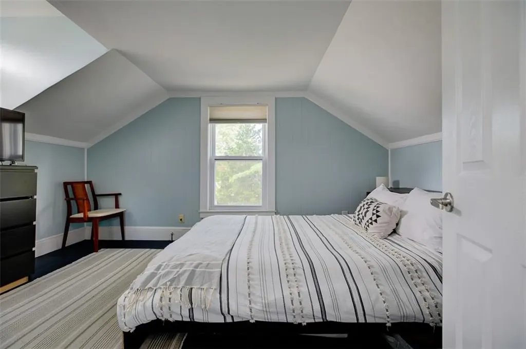 27 Burnside Avenue Newport RI 02840
