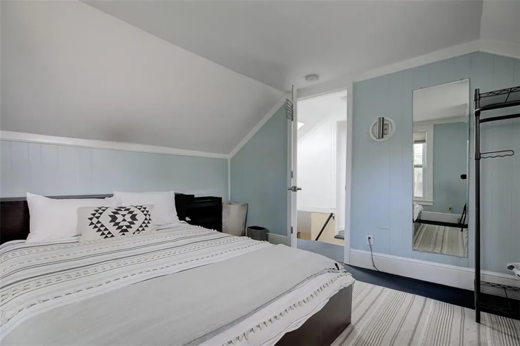 27 Burnside Avenue Newport RI 02840