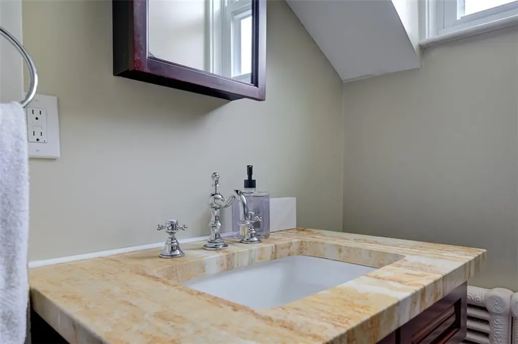 27 Burnside Avenue Newport RI 02840