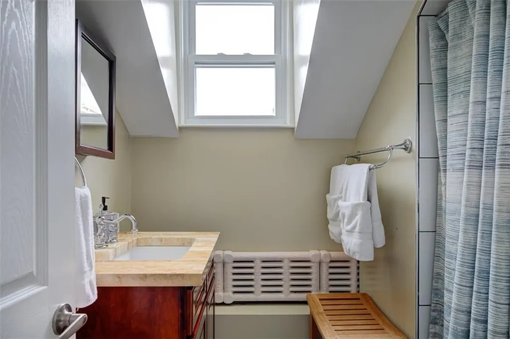 27 Burnside Avenue Newport RI 02840