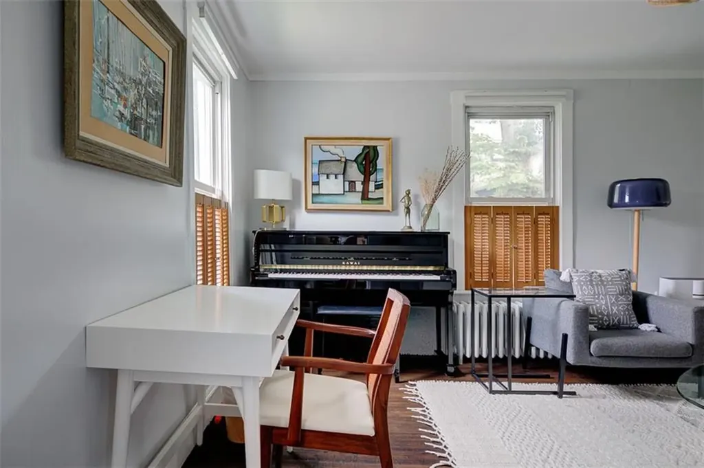 27 Burnside Avenue Newport RI 02840