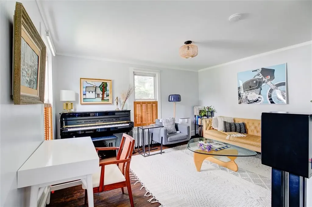 27 Burnside Avenue Newport RI 02840