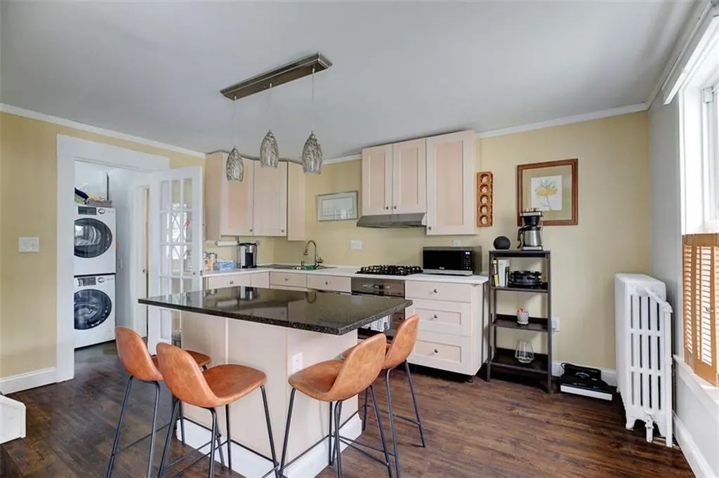 27 Burnside Avenue Newport RI 02840