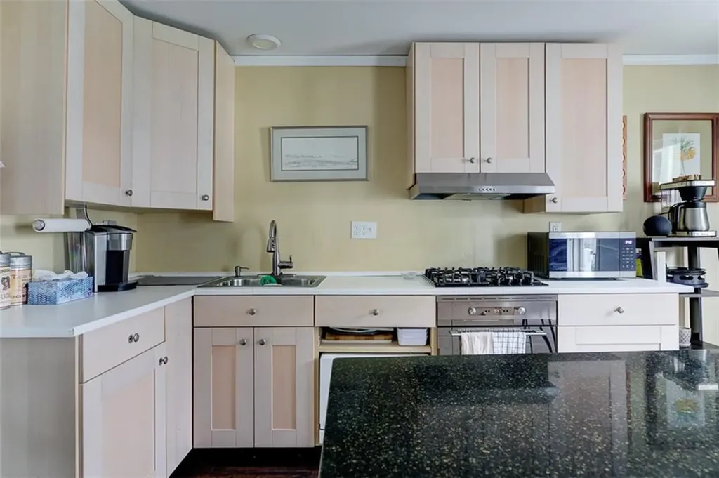 27 Burnside Avenue Newport RI 02840