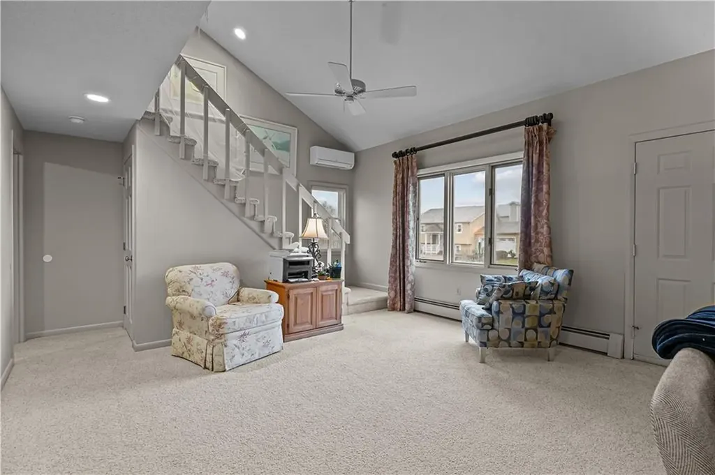 8 Village Lane Narragansett RI 02882