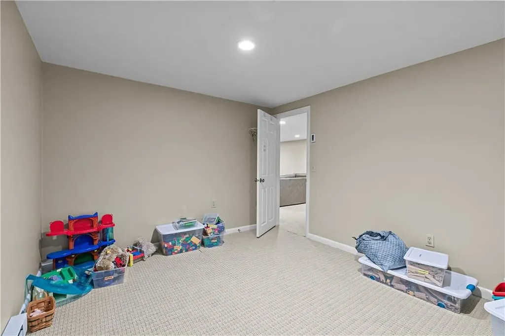 8 Village Lane Narragansett RI 02882