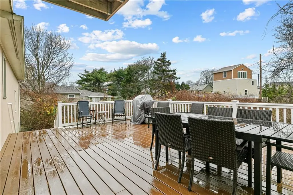 8 Village Lane Narragansett RI 02882