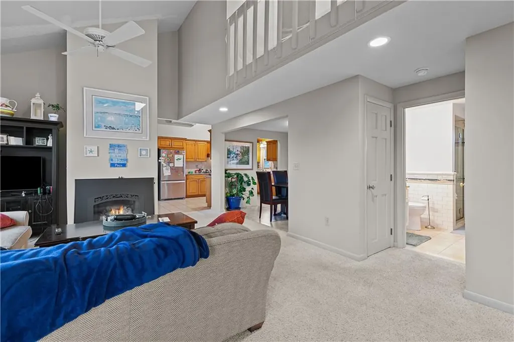 8 Village Lane Narragansett RI 02882