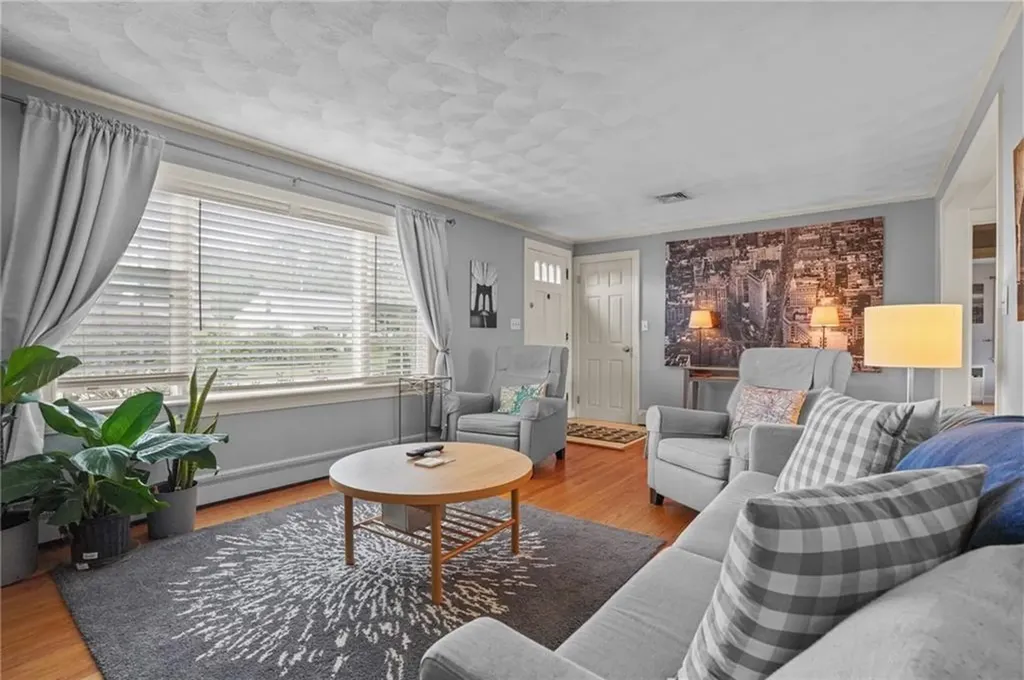 372 Manor Drive Warwick RI 02888
