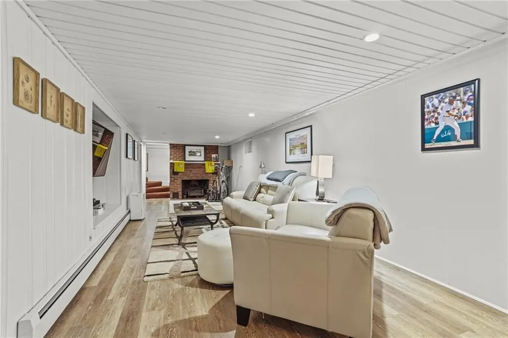 372 Manor Drive Warwick RI 02888