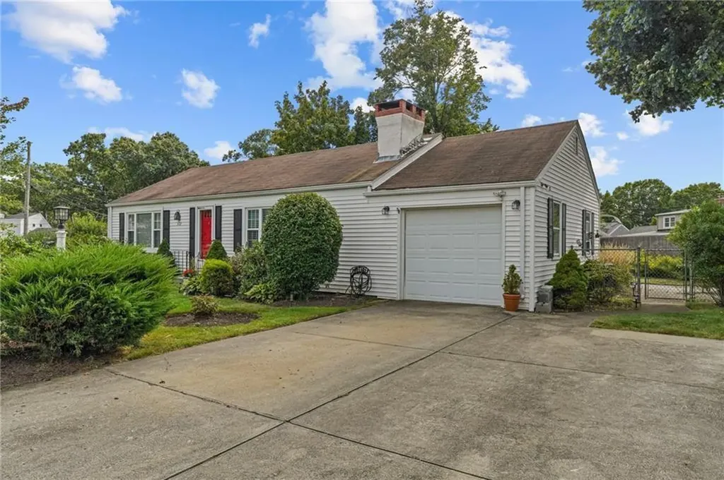 372 Manor Drive Warwick RI 02888