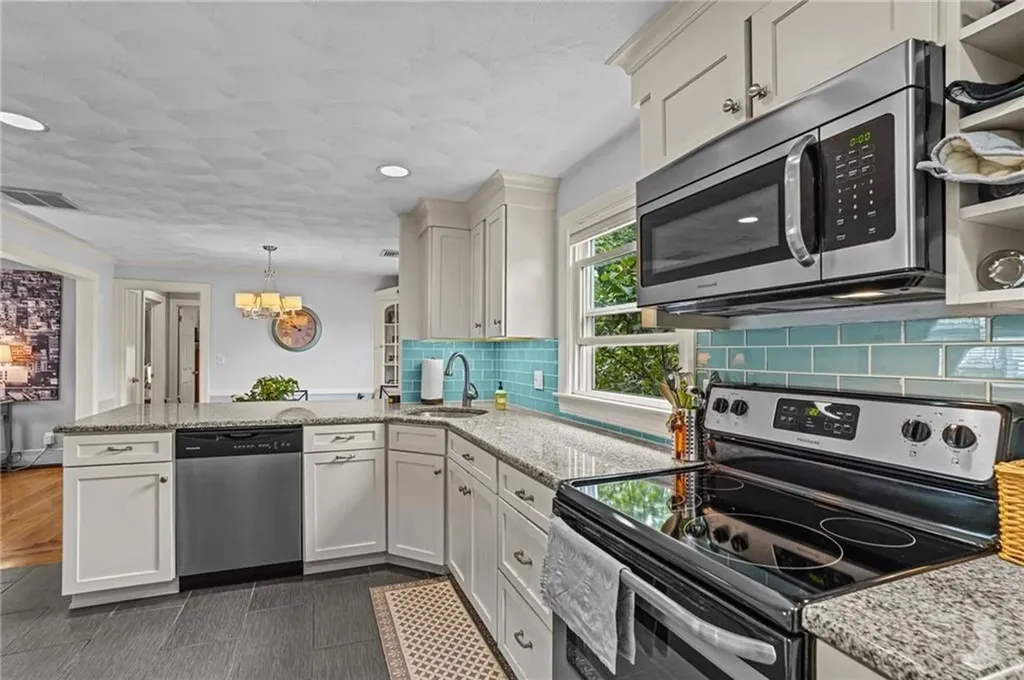 372 Manor Drive Warwick RI 02888