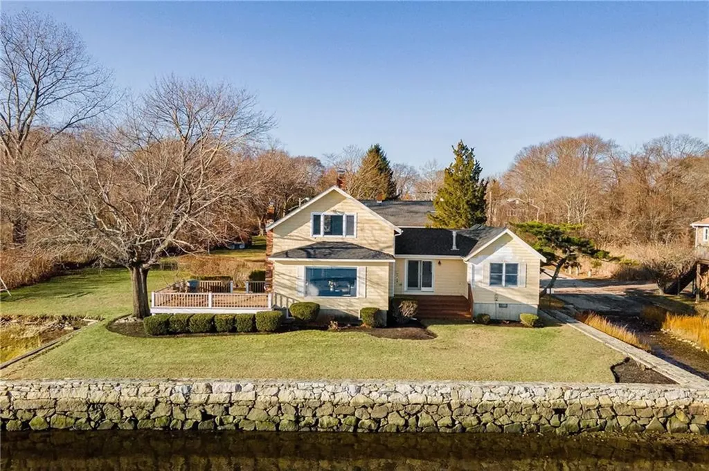 2 Palmer Street Barrington RI 02806