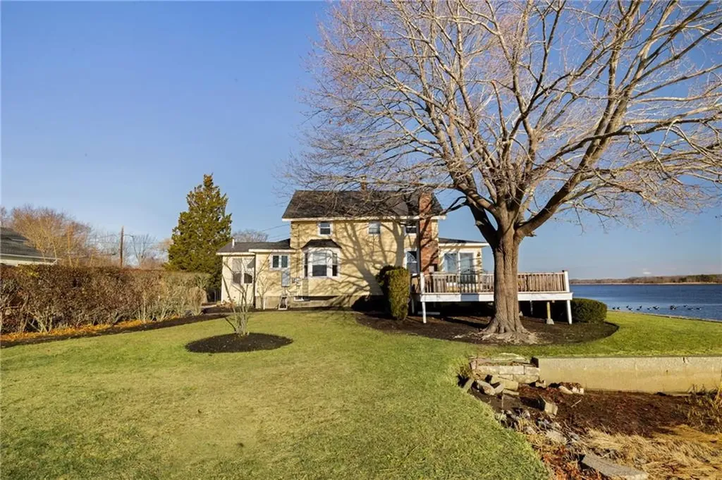 2 Palmer Street Barrington RI 02806