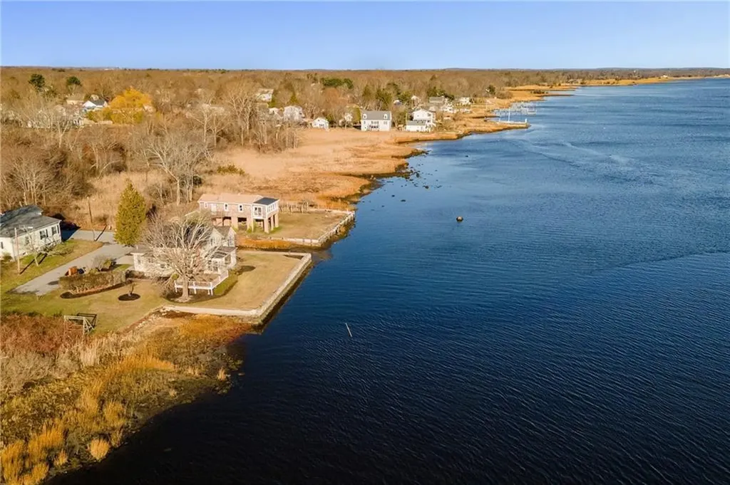 2 Palmer Street Barrington RI 02806