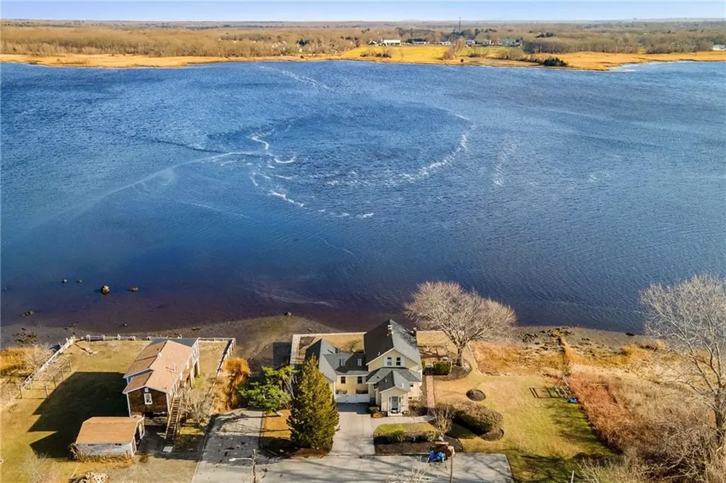 2 Palmer Street Barrington RI 02806