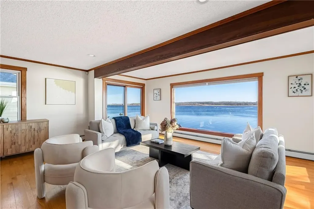 2 Palmer Street Barrington RI 02806