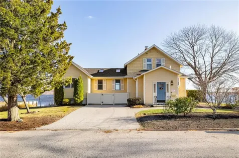 2 Palmer Street Barrington RI 02806