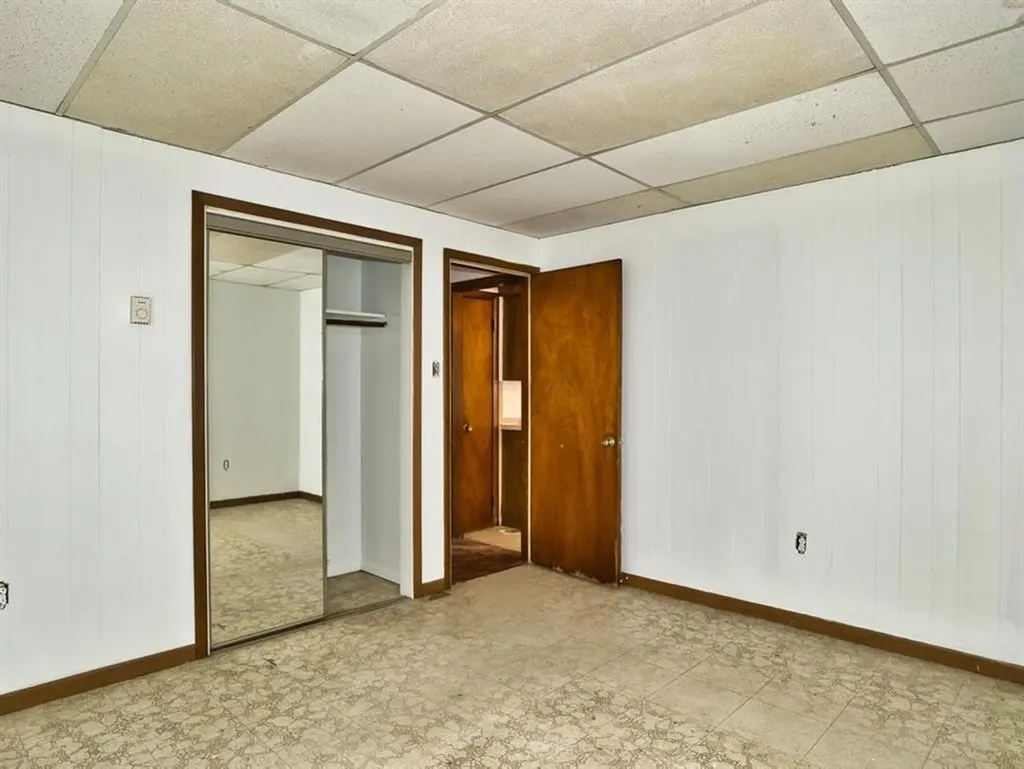 90 92 Furey Avenue Tiverton RI 02878