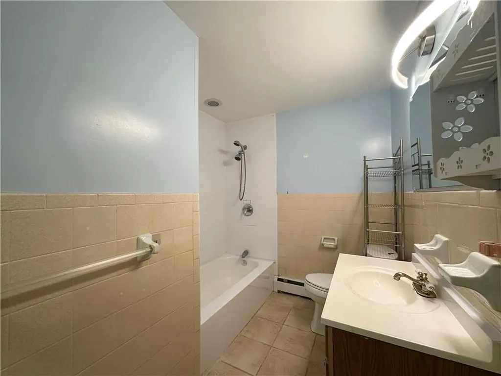 20 Hurdis Street North Providence RI 02904