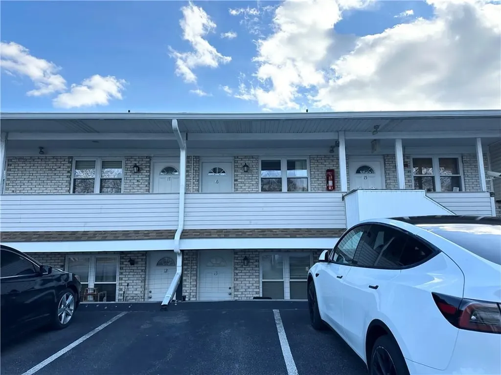 20 Hurdis Street North Providence RI 02904