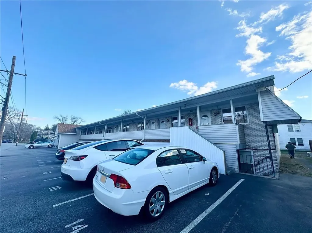 20 Hurdis Street North Providence RI 02904