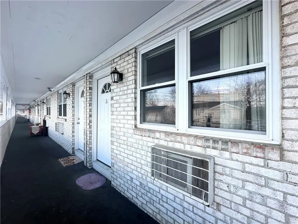 20 Hurdis Street North Providence RI 02904