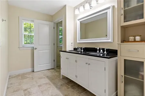 23 Teaberry Drive Lane Tiverton RI 02878