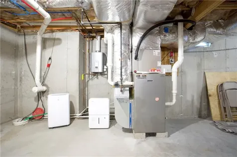 23 Teaberry Drive Lane Tiverton RI 02878