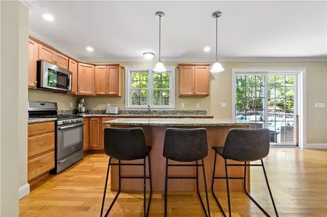 23 Teaberry Drive Lane Tiverton RI 02878