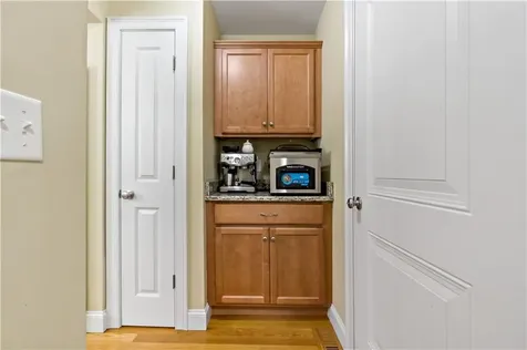 23 Teaberry Drive Lane Tiverton RI 02878