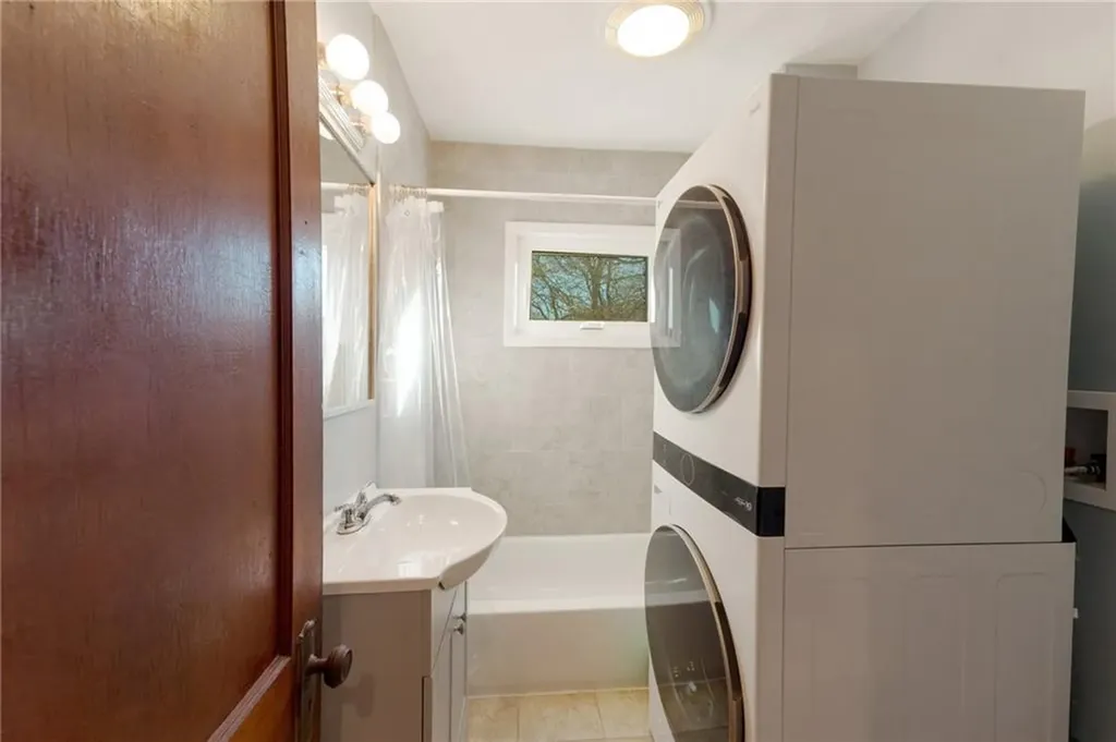 431 Wood Avenue Woonsocket RI 02895