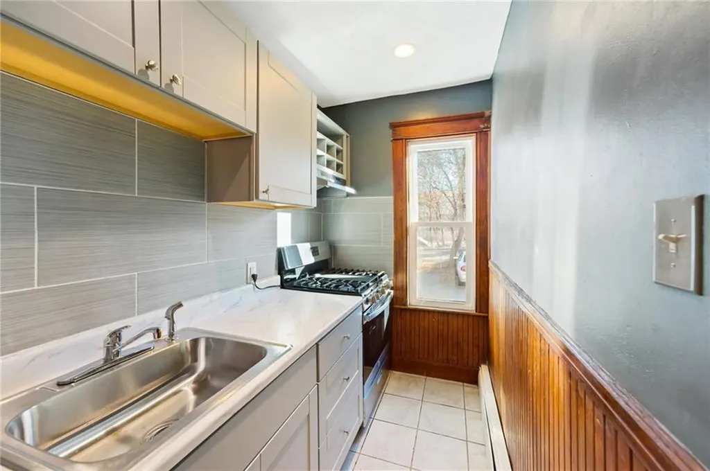 431 Wood Avenue Woonsocket RI 02895