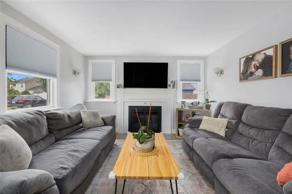 35 Missouri Drive Warwick RI 02886