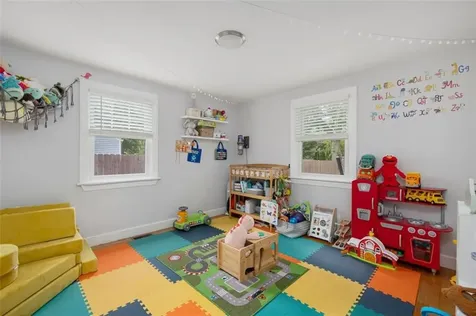 35 Missouri Drive Warwick RI 02886