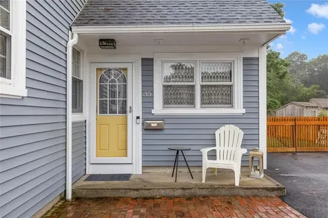 35 Missouri Drive Warwick RI 02886