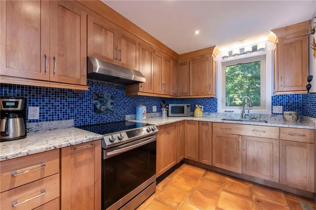 2 Wells Lane Charlestown RI 02813