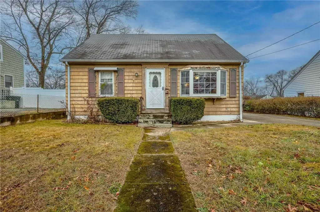 9 Columbia Avenue Coventry RI 02816