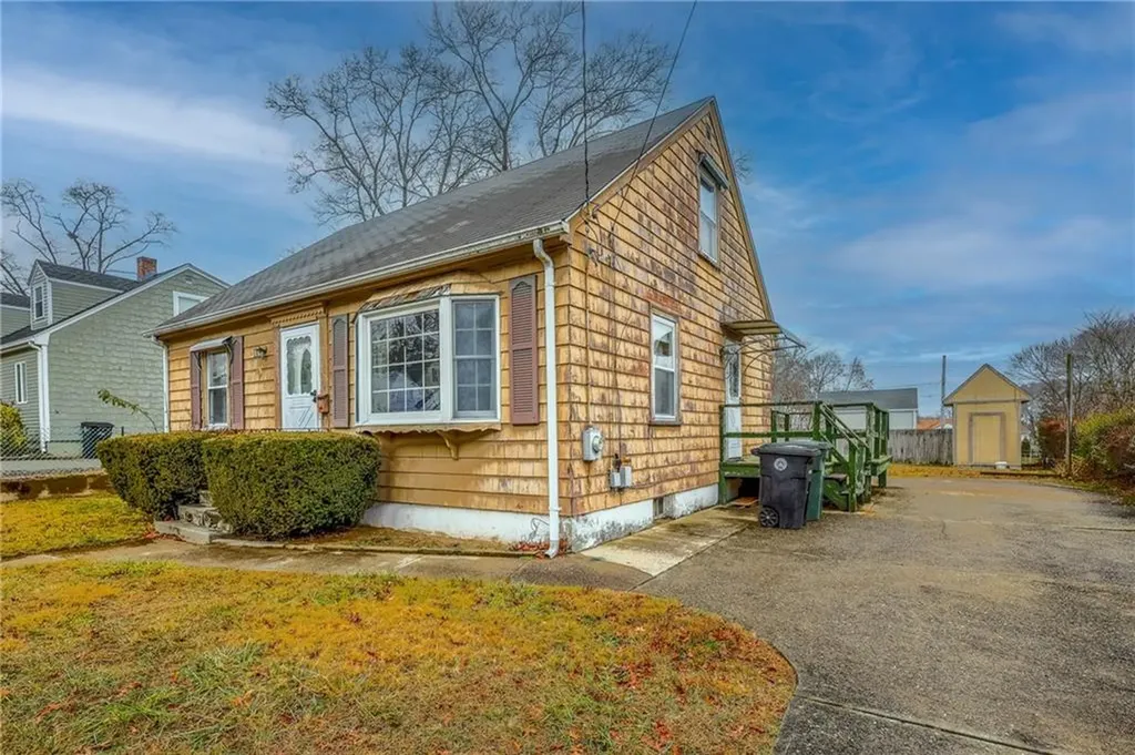 9 Columbia Avenue Coventry RI 02816