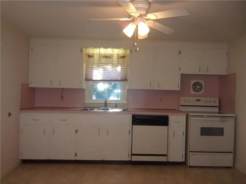 159 Diamond Hill Road Woonsocket RI 02895