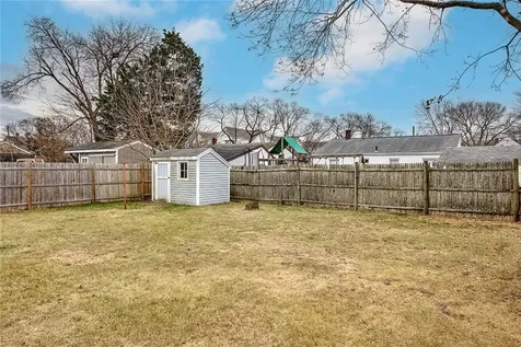 25 Vermont Avenue East Providence RI 02916