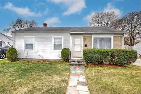 25 Vermont Avenue East Providence RI 02916