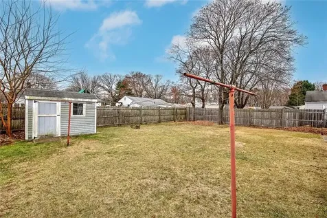 25 Vermont Avenue East Providence RI 02916