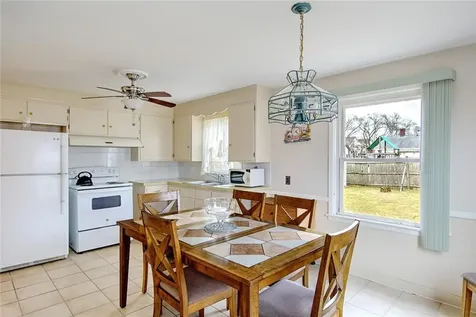 25 Vermont Avenue East Providence RI 02916